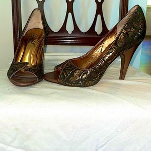 Carlos Santana Pounce Stiletto Peep Toe;Bronze/Blk